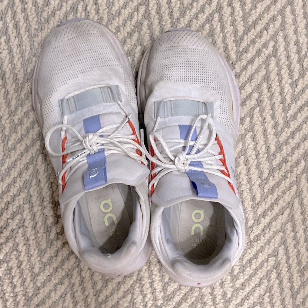 Women’s on cloud nova size 9!